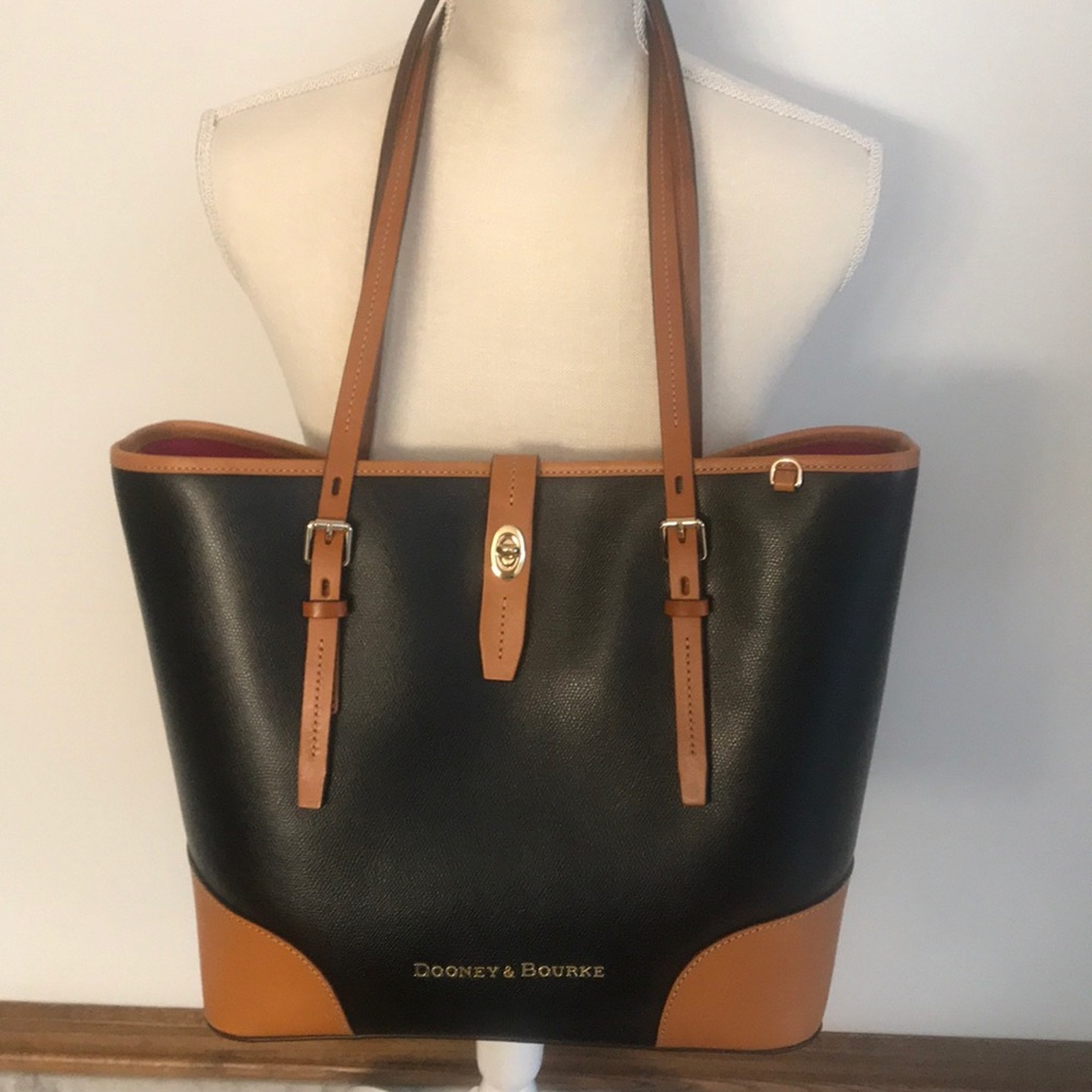Dooney & Bourke Tote! New & Never Used!